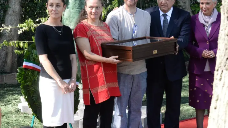 inhumación Valentín Campa.jpg