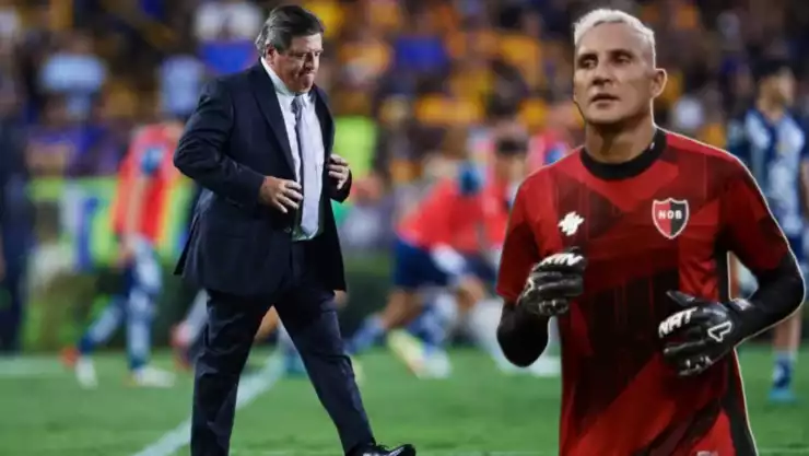 Keylor Navas arremete vs Piojo Herrera Costa Rica Selección