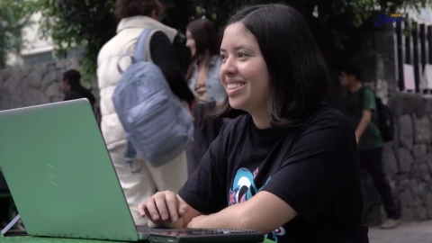 Joven-de-18-años-se-gradúa-de-la-licenciatura-en-la-UNAM