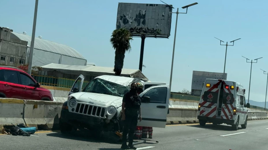 Se registra accidente automovilístico en el Paso Exprés.