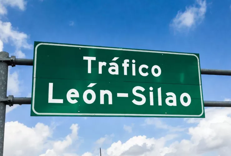 ¿Accidente COLAPSA la carretera León-Silao Así está la carga vehicular hoy 27 de enero.jpg