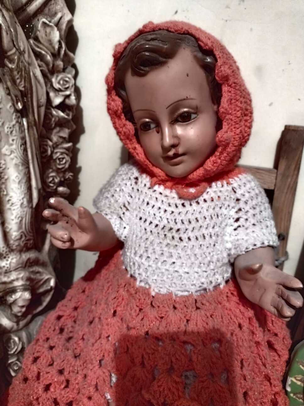 Aseguran que Niño Dios llora lágrimas de sangre en Torreón, Coahuila