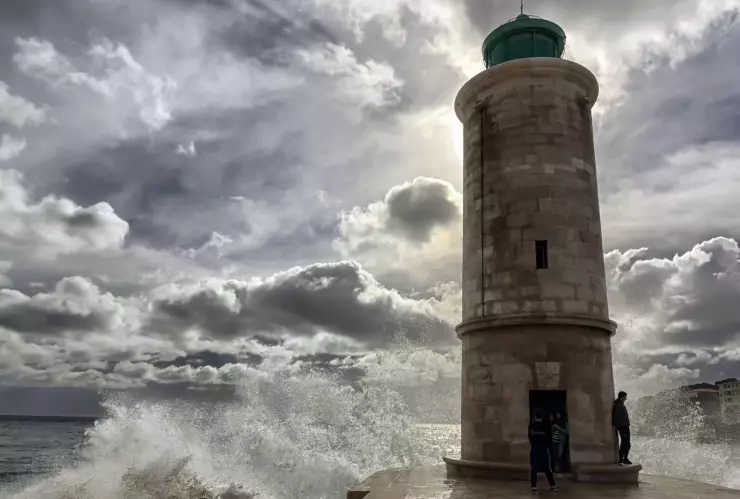 Incrementa la temperatura en Puerto Vallarta; hay afectaciones por el Frente Frío 20