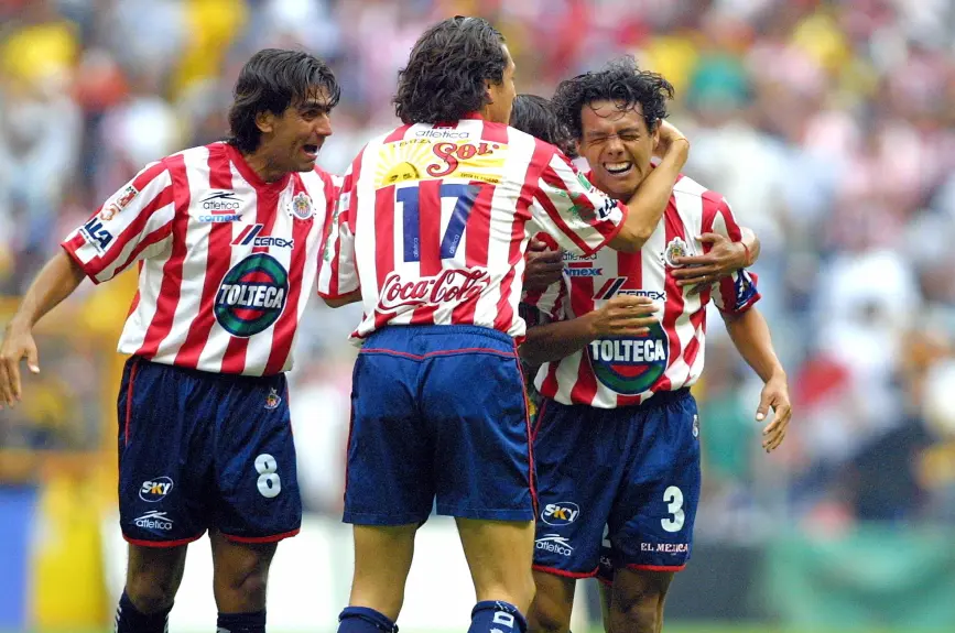 América 2-3 Chivas, Verano 2002. Joel “Tiburón” Sánchez selló la remontada rojiblanca sobre el América de Zamorano