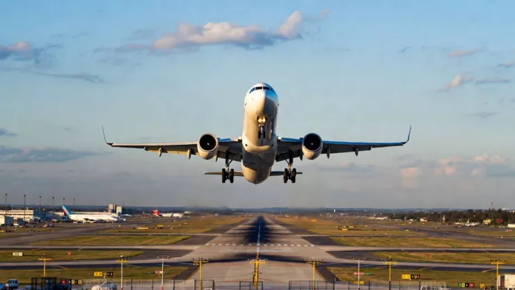 ¡POR MAL CLIMA! 1 vuelo cancelado y 3 retrasados Estado del Aeropuerto Internacional del Bajío hoy 9 de enero EN VIVO.jpg