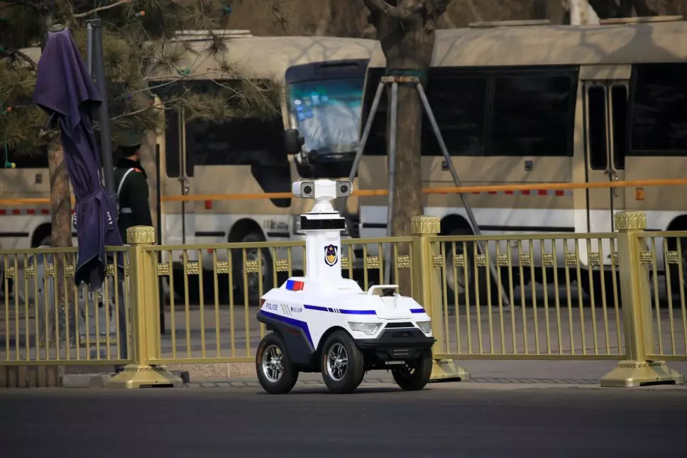robot patrulla calles.jpg