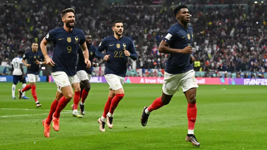 Gol de Francia ante Inglaterra y corren al festejo