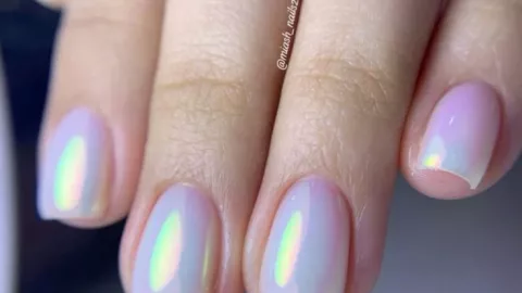 Uñas efecto aurora