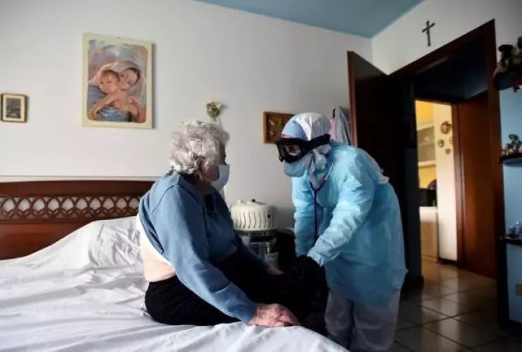 El Gobierno de la CDMX reforzará el plan denominado “Atención Especializada a COVID-19 en Casa”, el cual busca hacer una atención temprana de la enfermedad sin necesidad de llegar al hospital, pero con medicamentos y seguimiento médico en casa.