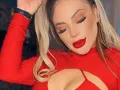Magaly Chávez con labios rojos..jpg
