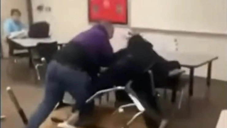 Profesor golpea a alumno en Texas