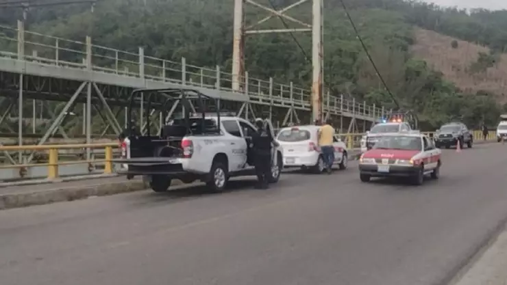 Una menor se arroja de un puente; tuvo un ataque de ansiedad