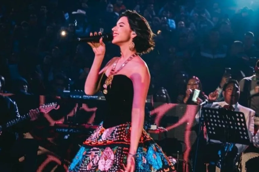 Ángela Aguilar presentación.jpg