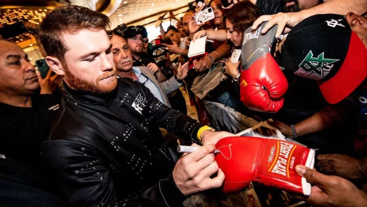 Canelo Álvarez llega a Las Vegas.