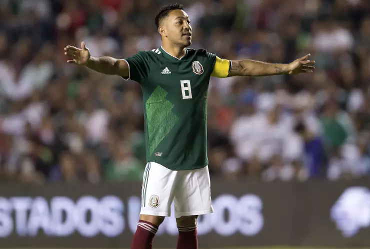 ¡Marco Fabián llegó a México para firmar con su nuevo equipo!