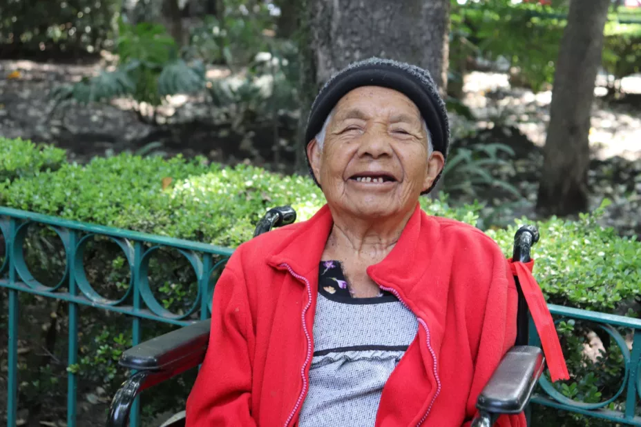 Adulto mayor pendion bienestar.jpeg