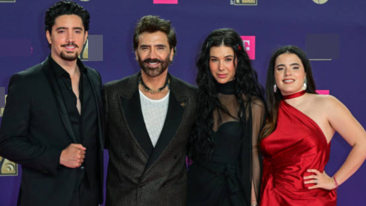 Alejandro Fernández y sus hijos