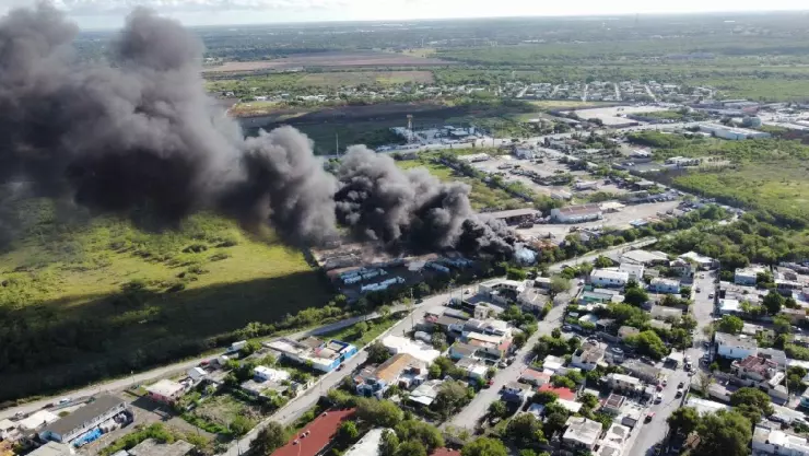 Se registra incendio en base de pipas en Matamoros, Tamaulipas; no hay reporte de víctimas