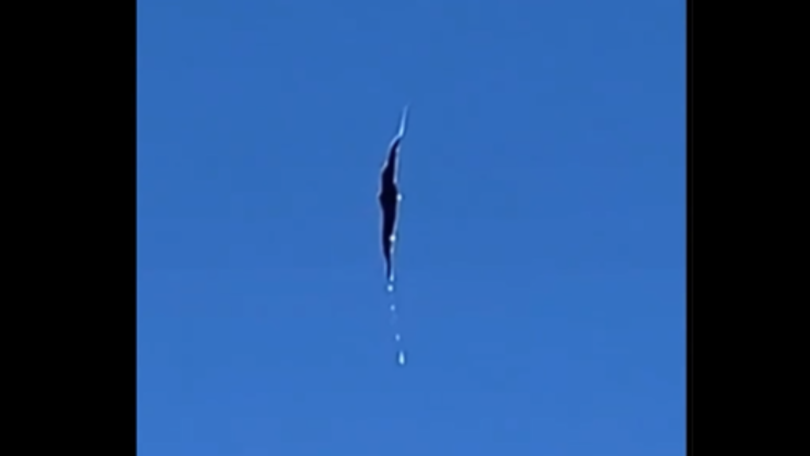 _Se rompe el cielo en Francia, video viral de grieta en el firmamento.png