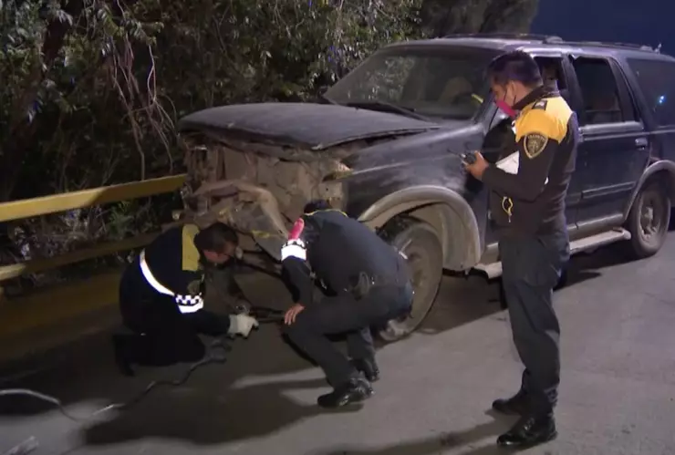 camioneta abandonada.jpeg