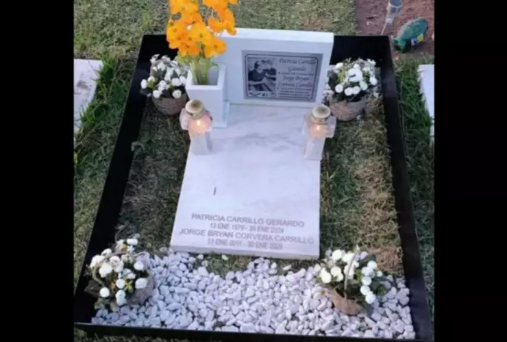 Tumba de Bryan y Patricia, madre e hijo que murieron en el Camionazo de Elota