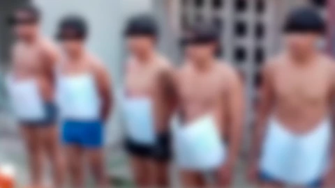 VIDEO | Linchan a 5 jóvenes por presunto asesinato; son obligados a confesar su crimen frente al ataúd en Chiapas