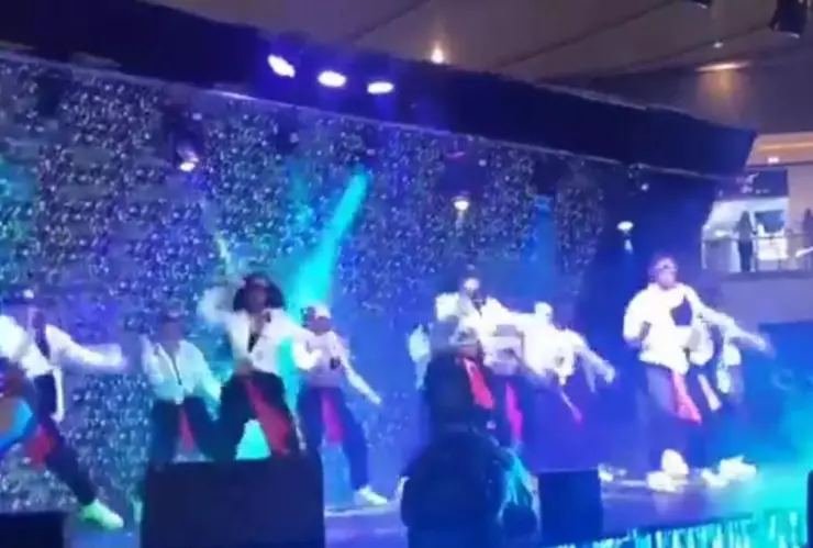 VIDEO_ Bailarines son aplastados por tarima durante concurso en Colombia