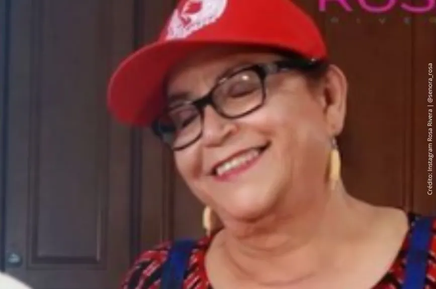 Doña Rosa Rivera feliz..jpg