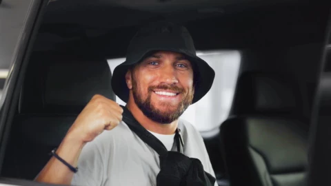 Vasyl Lomachenko deja la guerra para pelear