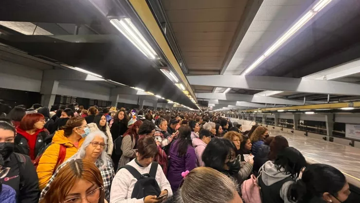 Líneas del Metro CDMX y el Metrobús con retrasos