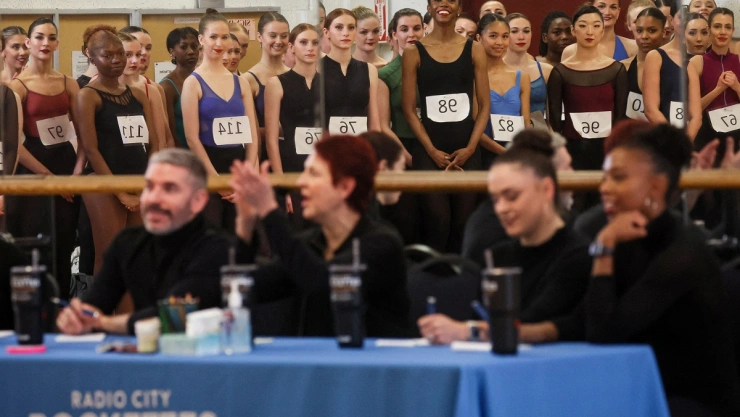 ¡Bailarinas invaden Nueva York! Comienzan audiciones para convertirse en Radio City Rockette.