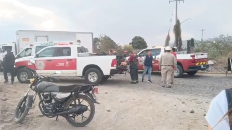 Cuatro personas heridas tras accidente de un camión de transporte empresarial y un vehículo pesado en Tlaquepaque