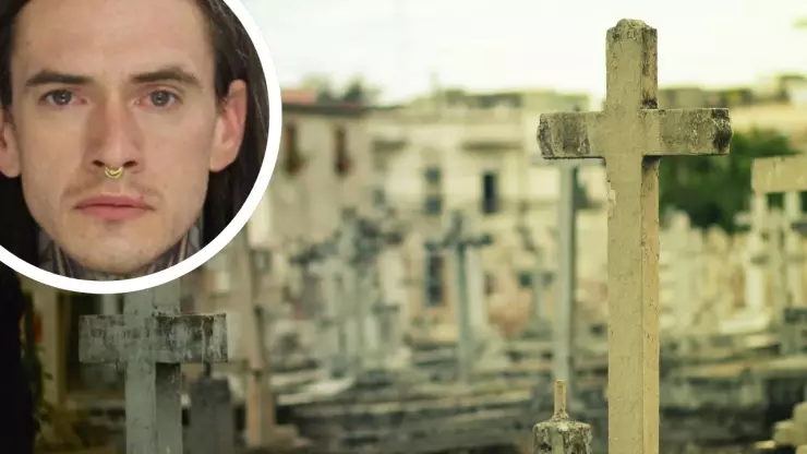 Arrestan a sujeto tras descubrir cráneos y restos humanos robados de un cementerio en su vivienda