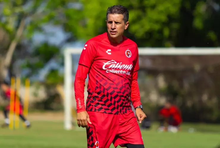 Ricardo Vali&ntilde;o.jpg