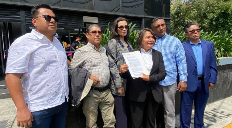 Salomón Jara es denunciado ante la FGR.