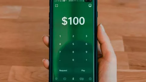 ¡No lo hagas! Estos son los conceptos que nunca debes poner en una transferencia bancaria