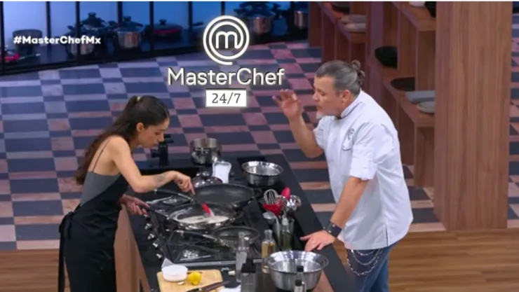 El Chef Cadena aconseja a Michelle.