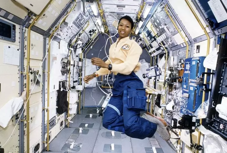 NASA, ropa, sucia.jpg