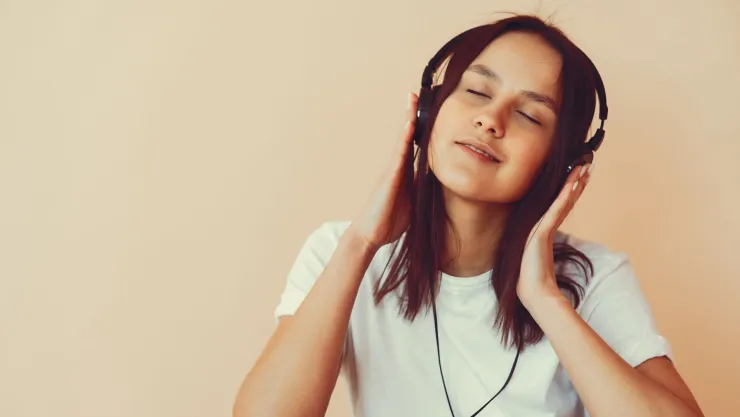 ¿Qué música escuchan las personas menos inteligentes, según la IA?