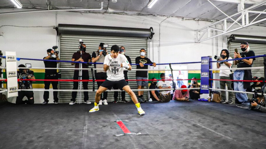 pesaje munguia rosado pelea2.jpg