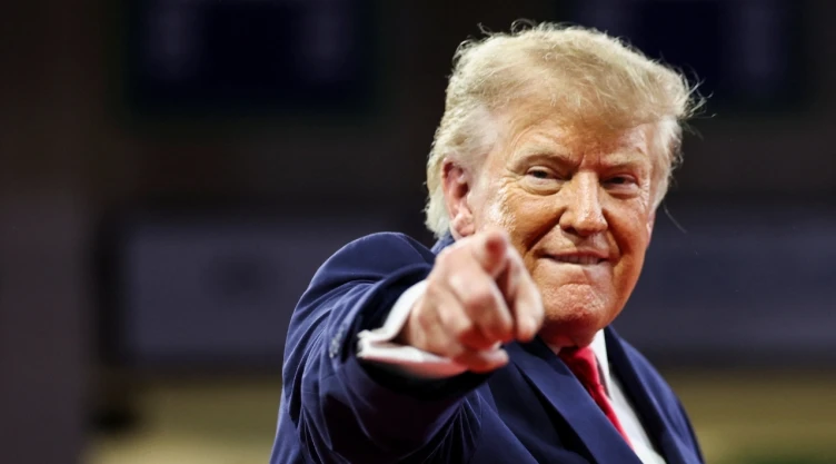 Donald Trump enviaría sus buques a la costa de Cuba