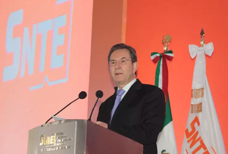 SEP y SNTE basifican a 175 mil trabajadores en un año: Moctezuma Barragán 