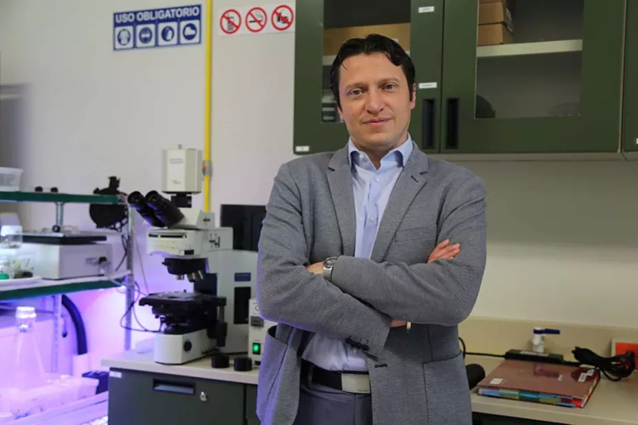 Prof. Jonathan Magaña_Tec.jpg