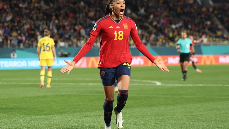 Salma Paralluelo festeja gol con Selección de España en el Mundial