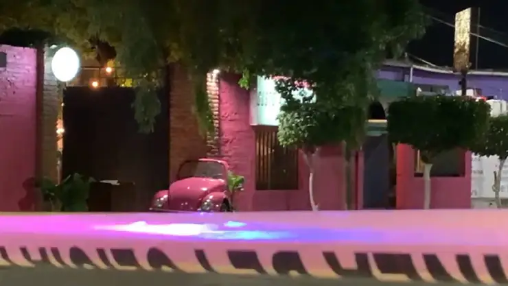 Explosión en restaurante de Celaya siembra el pánico; hecho es captado en video.