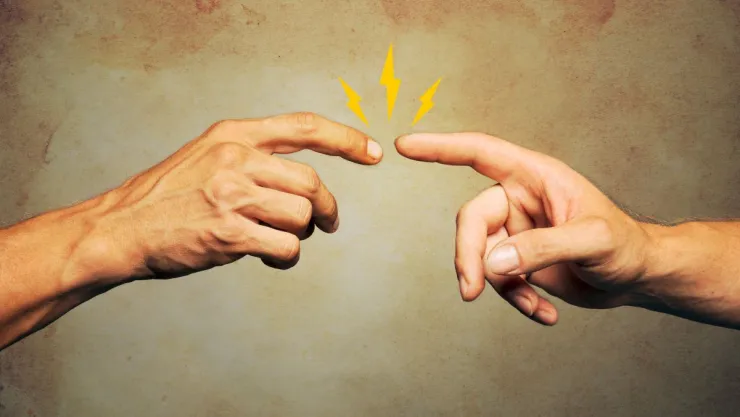 ¿Por qué nos dan toques las cosas y las personas? Esta es la curiosa razón