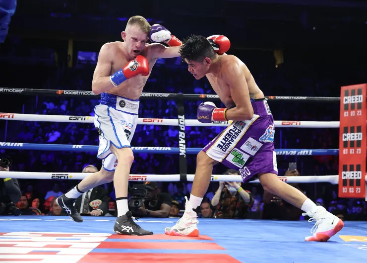 Emanuel Vaquero Navarrete vence a Liam Wilson pelea TOP RANK