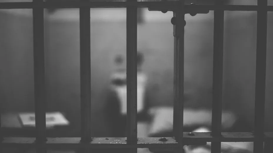 Capturan en Colima a maestro buscado en Jalisco por presuntamente tocar indebidamente a una alumna