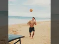 Daniel en la playa.jpg