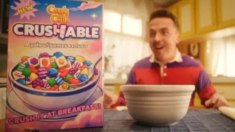 Malcolm el de en medio vuelve para un comercial de Candy Crush Crushable